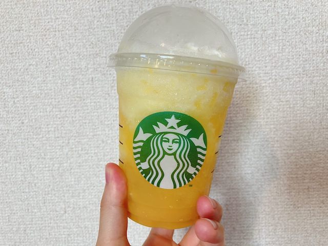 スタバ GO パイナップル フラペチーノ®