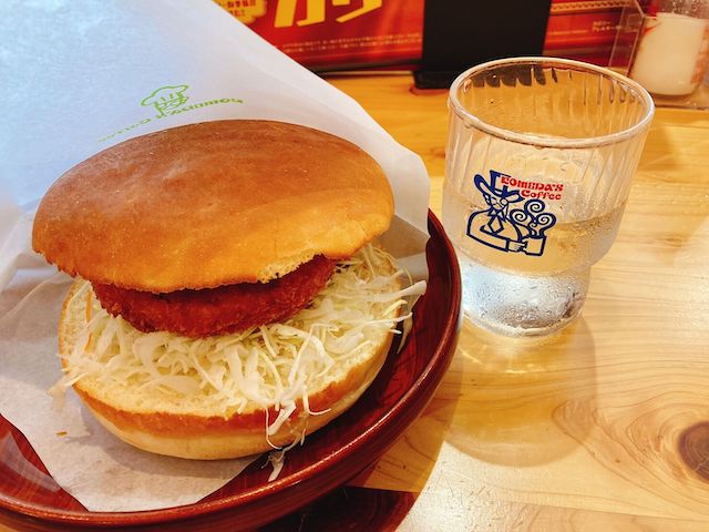 コメダ カリーコロッケバーガー