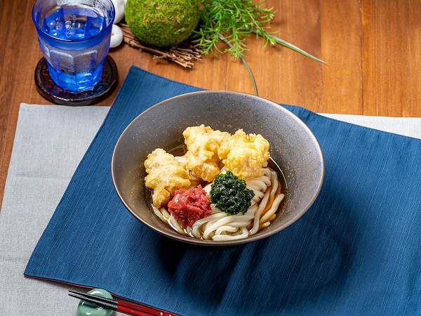 「梅と青海苔の鶏天ぶっかけうどん」