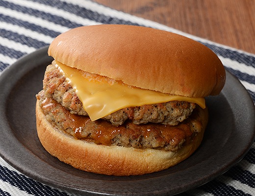 こだわりビーフの肉肉×チーズバーガー